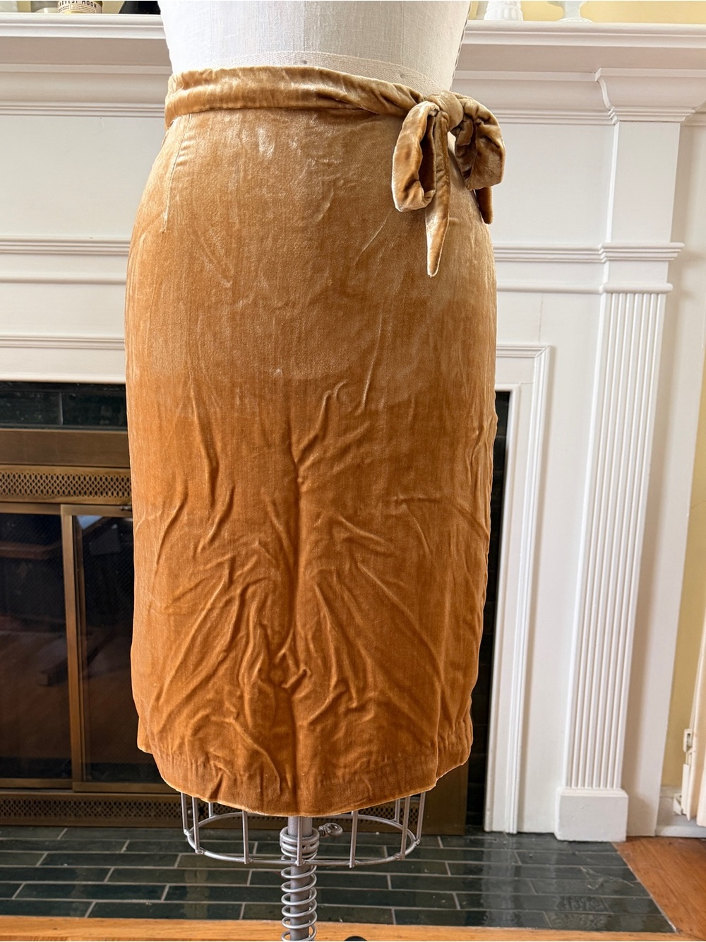 Gold silk velvet skirt with tie detail - small